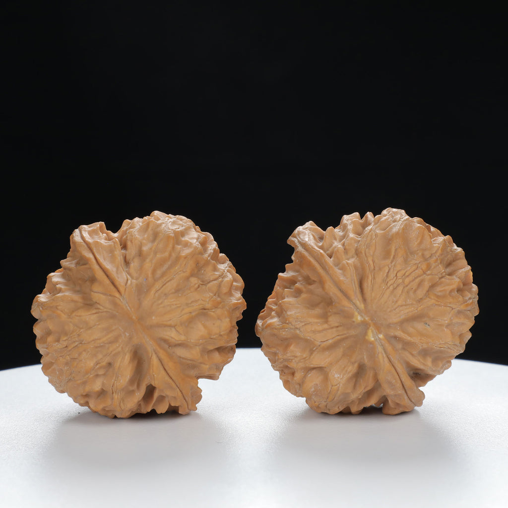 "Noble's Hat" Timeless entry level Wenwan Walnuts Pair | Size:40L*40W*40H | UPI:UR-00005