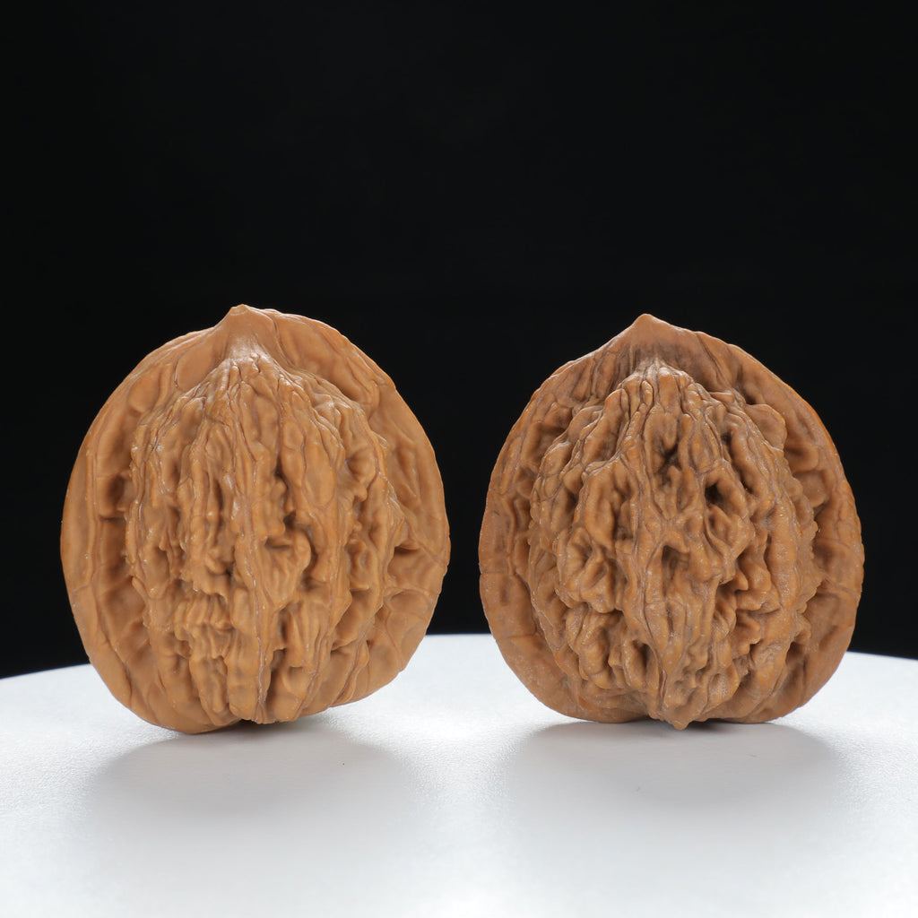 "Wheat Ear Tiger" Traditional entry level Wenwan Walnuts Pair | Size:38L*36W*40H | UPI:UR-00007