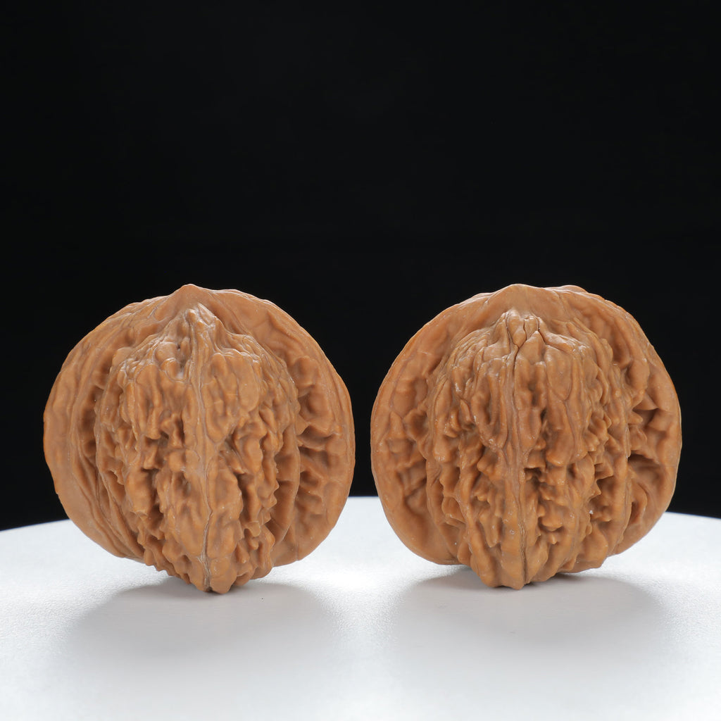 "Si Zuo Lou" Heritage entry level Wenwan Walnuts Pair | Size:39L*38W*37H | UPI:UR-00009