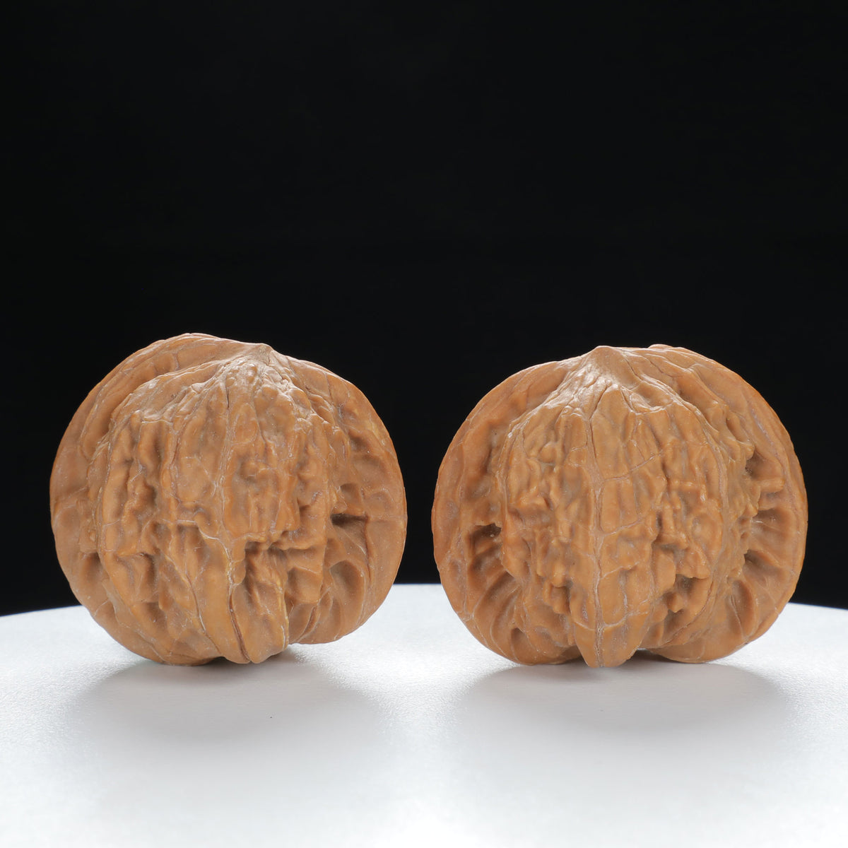 "Millstone" Signature entry level Wenwan Walnuts Pair | Size:37L*34W*30H | UPI:UR-00010