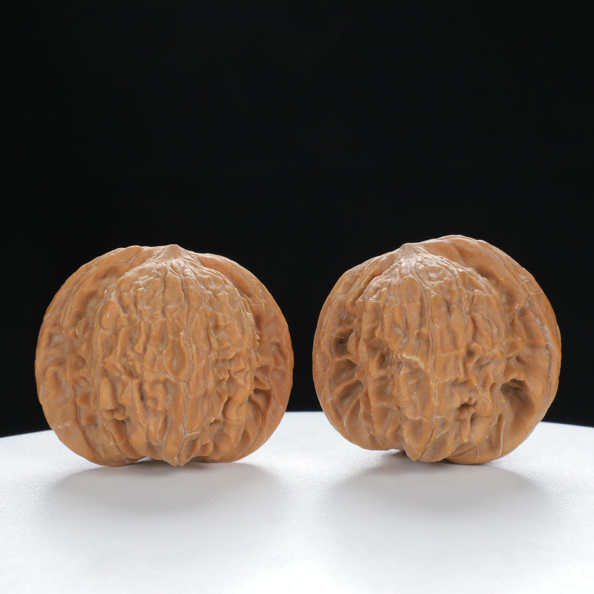 "Millstone" Signature entry level Wenwan Walnuts Pair | Size:37L*34W*30H | UPI:UR-00010