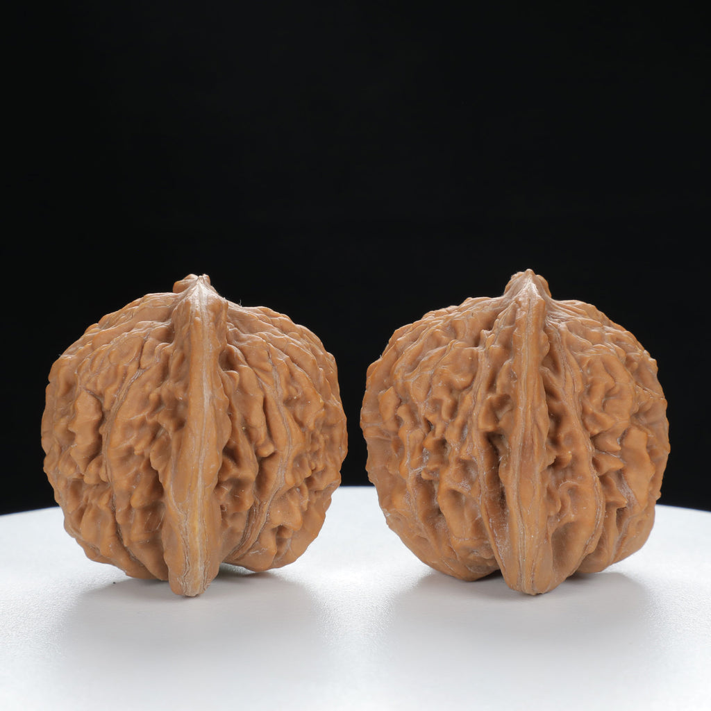 "Si Zuo Lou" Original entry level Wenwan Walnuts Pair | Size:44L*39W*38H | UPI:UR-00014