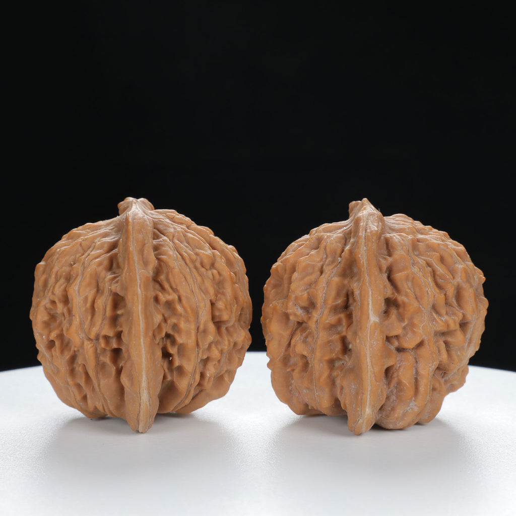 "Si Zuo Lou" Original entry level Wenwan Walnuts Pair | Size:44L*39W*38H | UPI:UR-00014