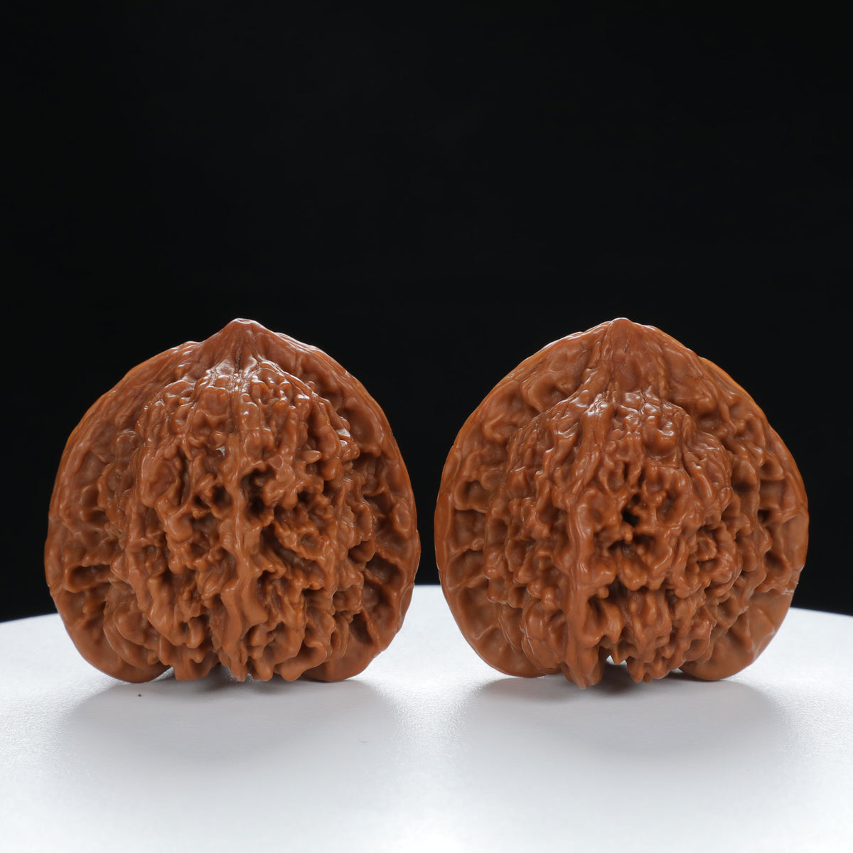 "Starry Sky" Elegant entry level Wenwan Walnuts Pair | Size:41L*39W*40H | UPI:UR-00015