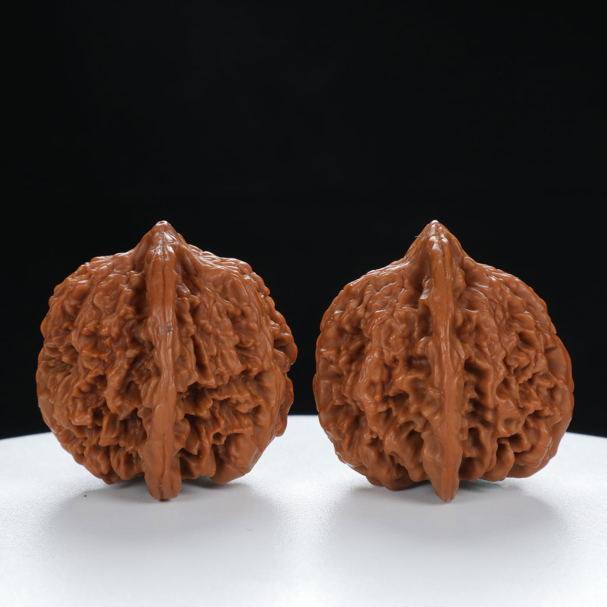 "Starry Sky" Elegant entry level Wenwan Walnuts Pair | Size:41L*39W*40H | UPI:UR-00015
