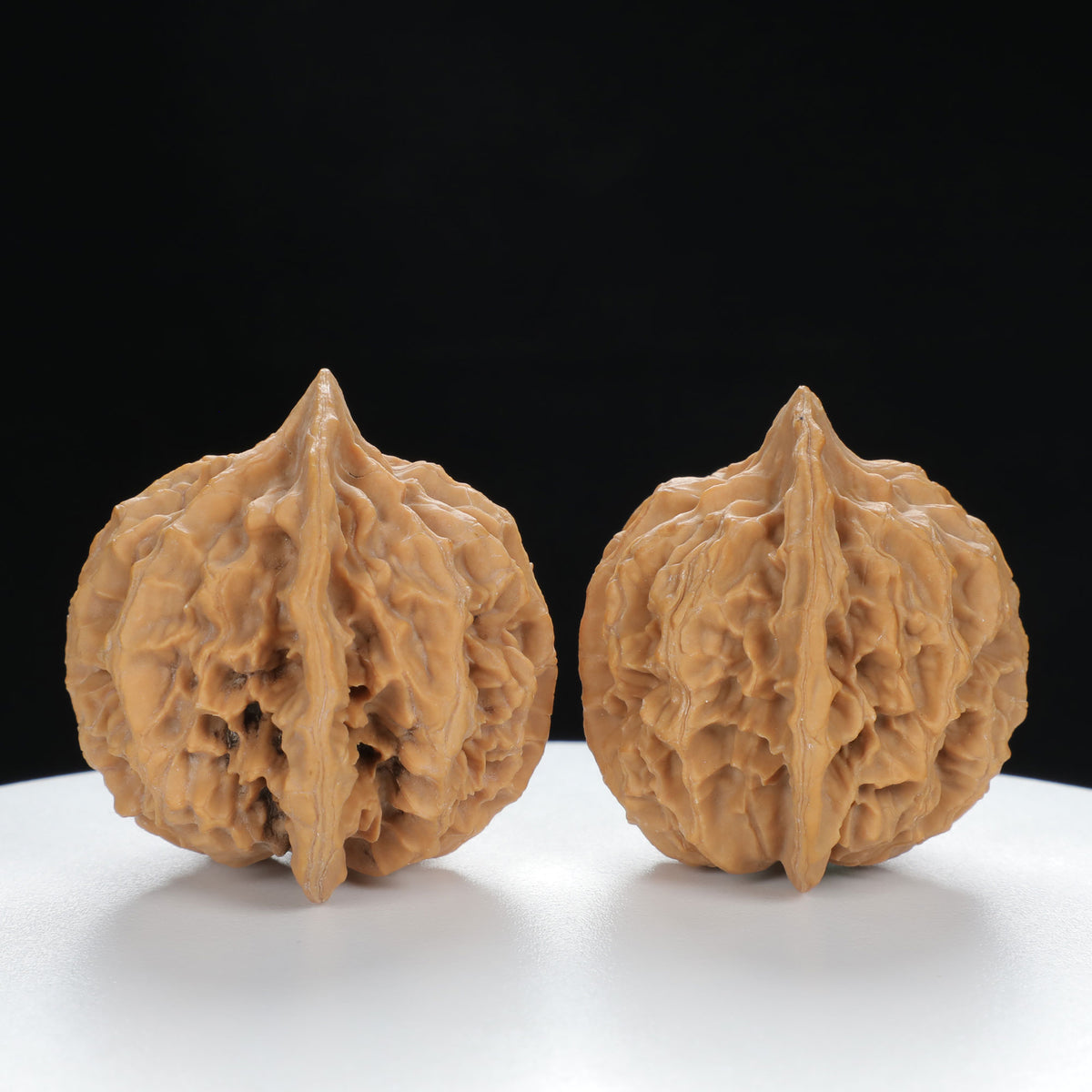 "Large Mandarin Hat" Collector's entry level Wenwan Walnuts Pair | Size:45L*40W*43H | UPI:UR-00021