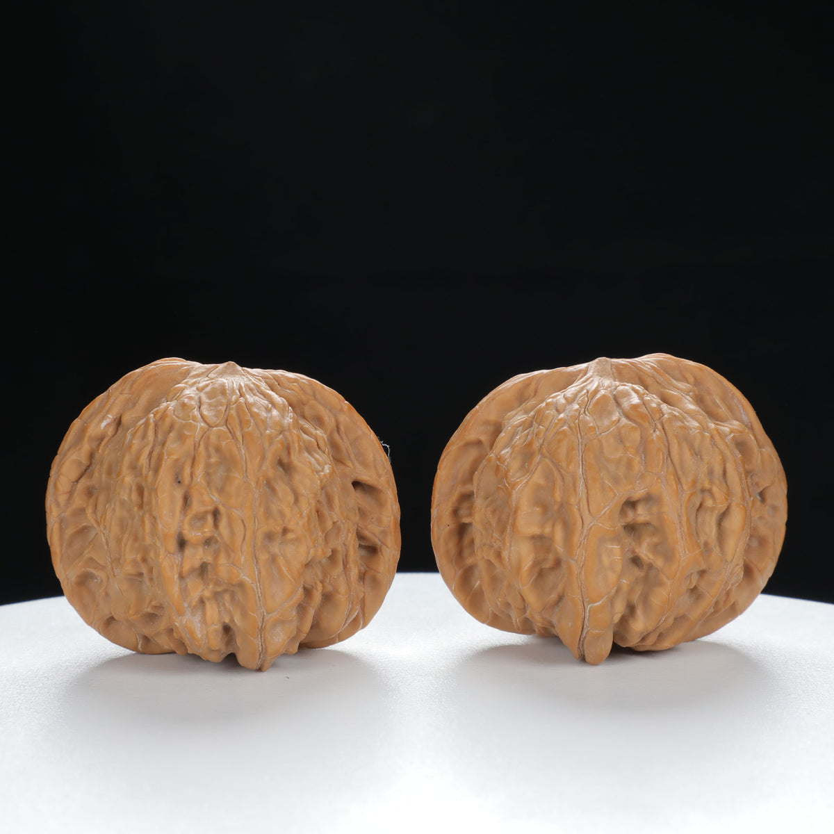 "Millstone" Time-honored entry level Wenwan Walnuts Pair | Size:40L*38W*31H | UPI:UR-00022