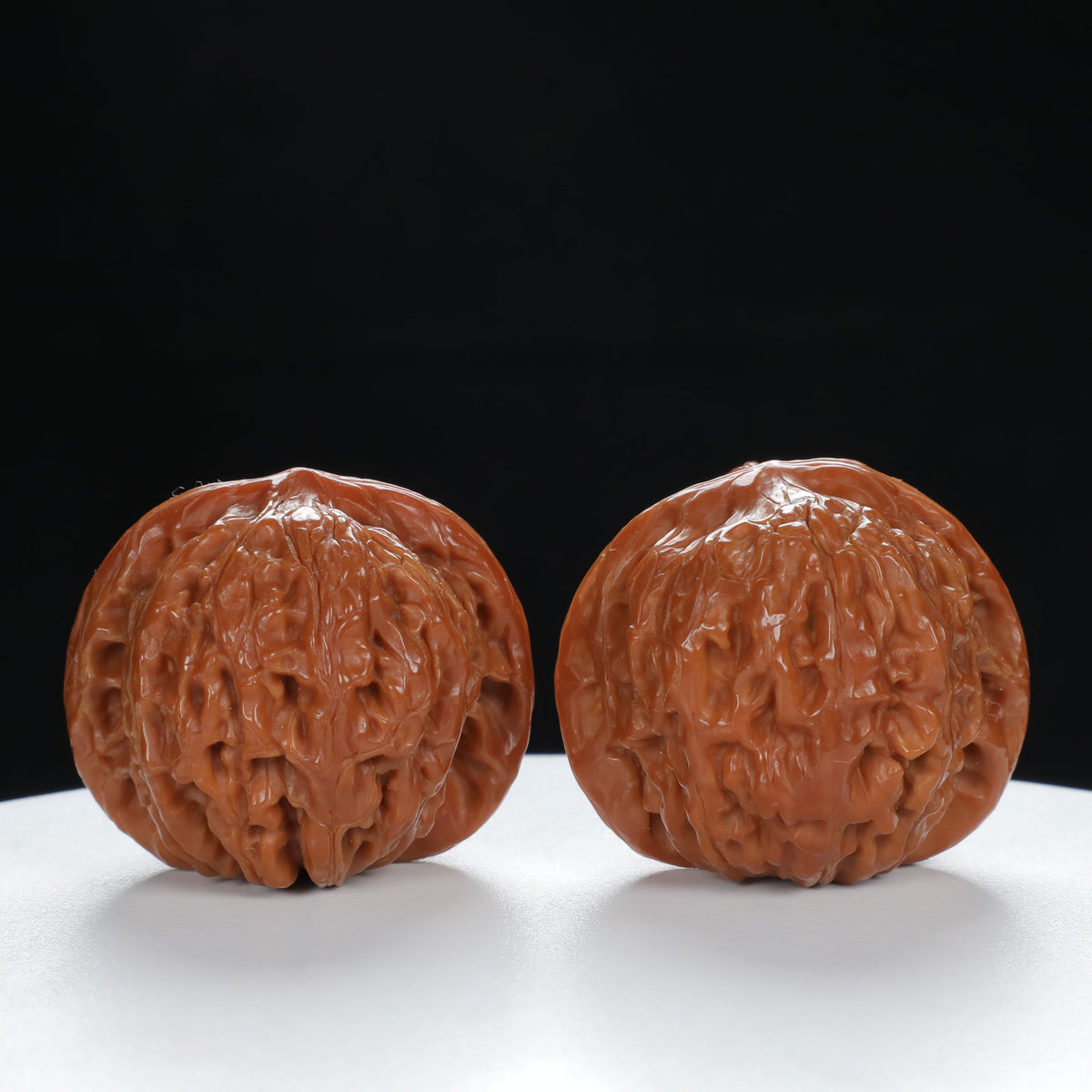 "Millstone" Heritage entry level Wenwan Walnuts Pair | Size:39L*35W*34H | UPI:UR-00027