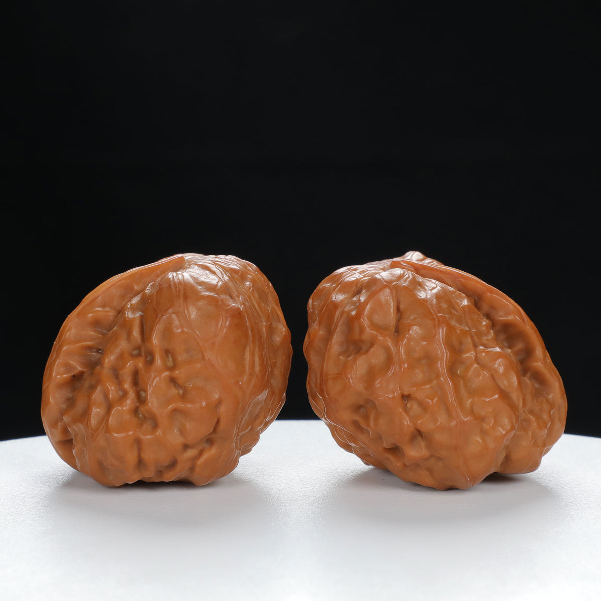 "Single Ridge" Refined entry level Wenwan Walnuts Pair | Size:36L*38W*28H | UPI:UR-00030