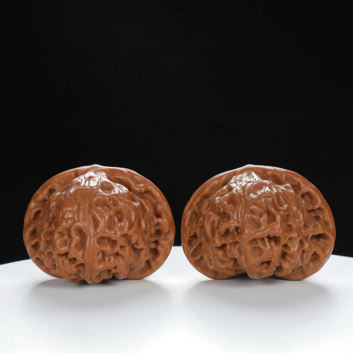 "Palace Lantern" Authentic entry level Wenwan Walnuts Pair | Size:42L*39W*32H | UPI:UR-00031