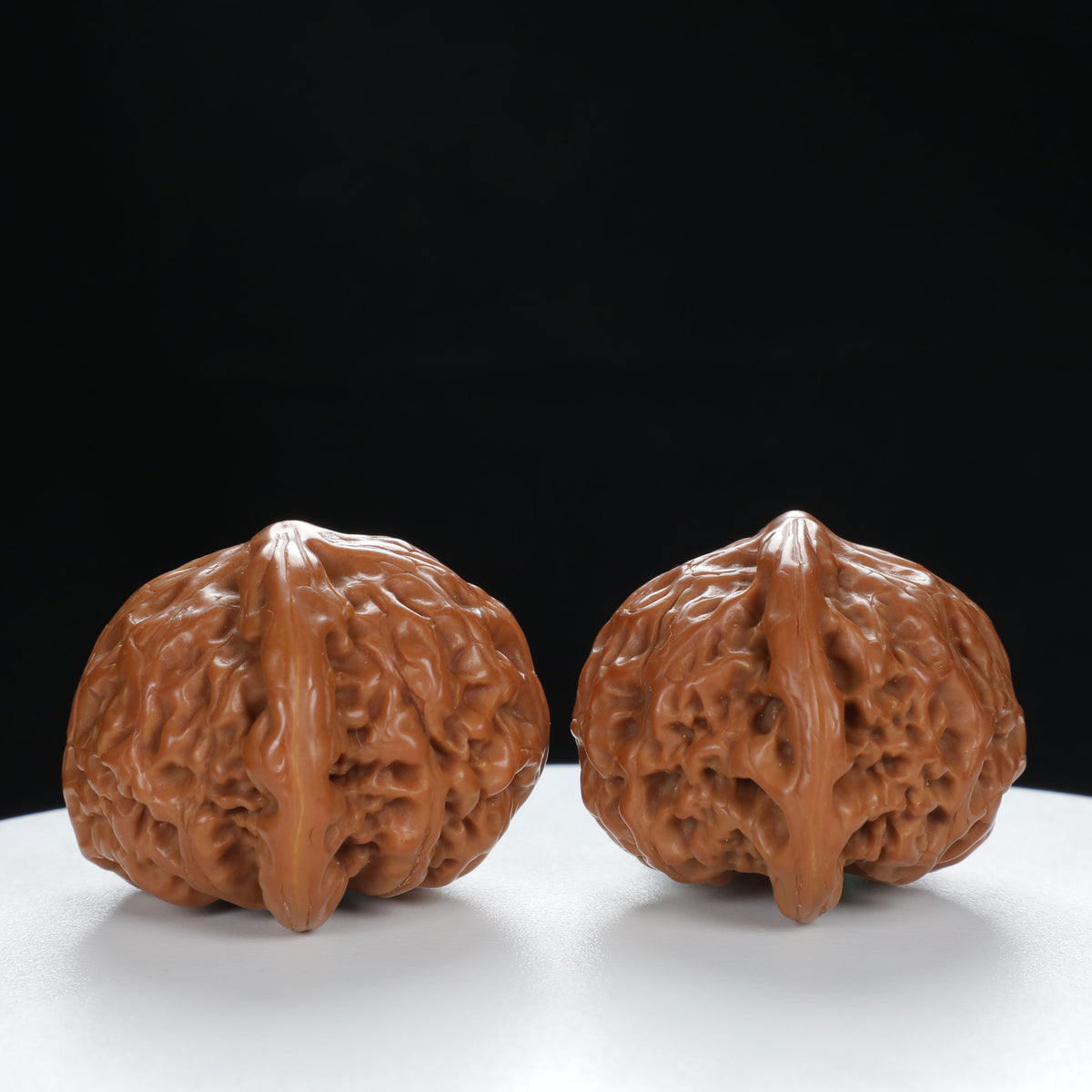 "Palace Lantern" Authentic entry level Wenwan Walnuts Pair | Size:42L*39W*32H | UPI:UR-00031