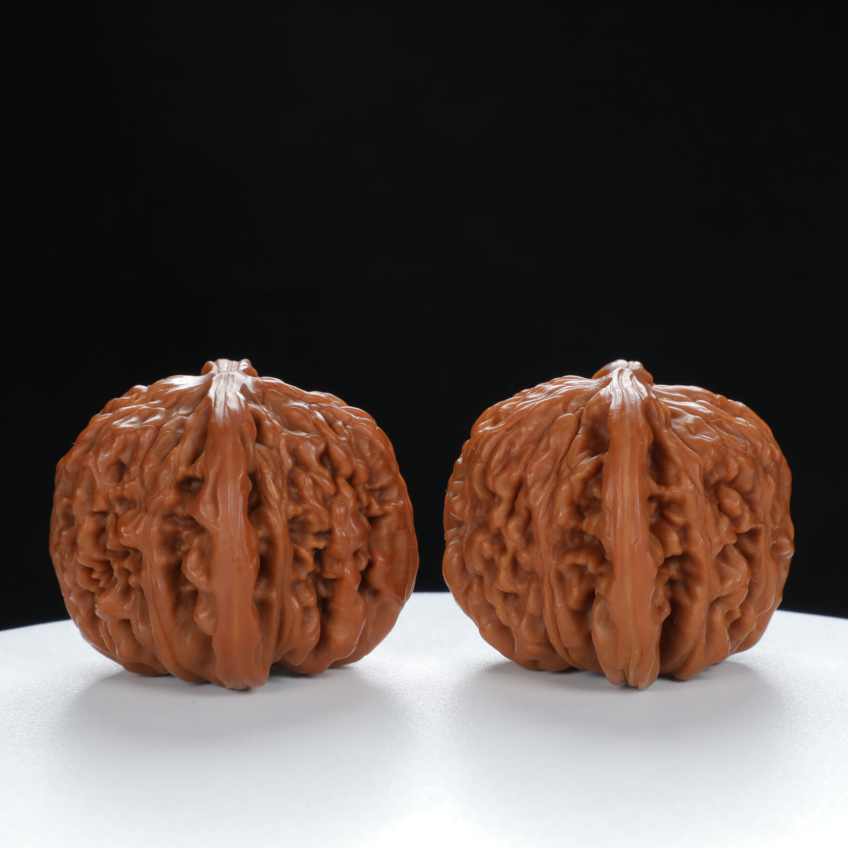 "Si Zuo Lou" Handpicked entry level Wenwan Walnuts Pair | Size:40L*40W*32H | UPI:UR-00034