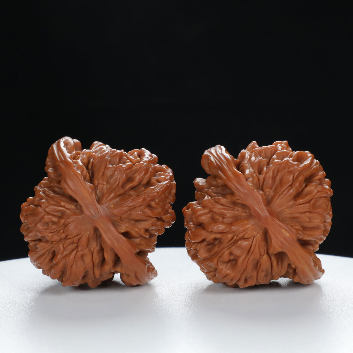 "Si Zuo Lou" Handpicked entry level Wenwan Walnuts Pair | Size:40L*40W*32H | UPI:UR-00034