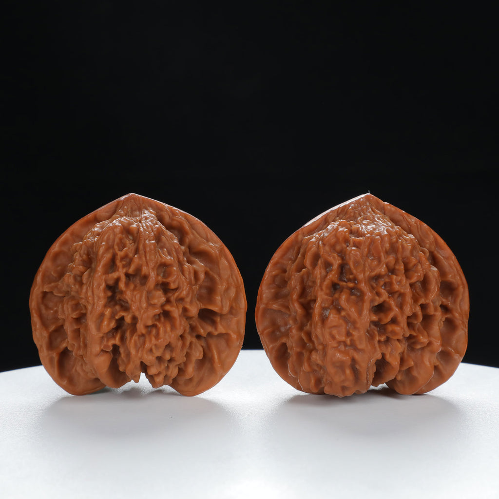 "Starry Sky" Vintage-style entry level Wenwan Walnuts Pair | Size:42L*37W*37H | UPI:UR-00038