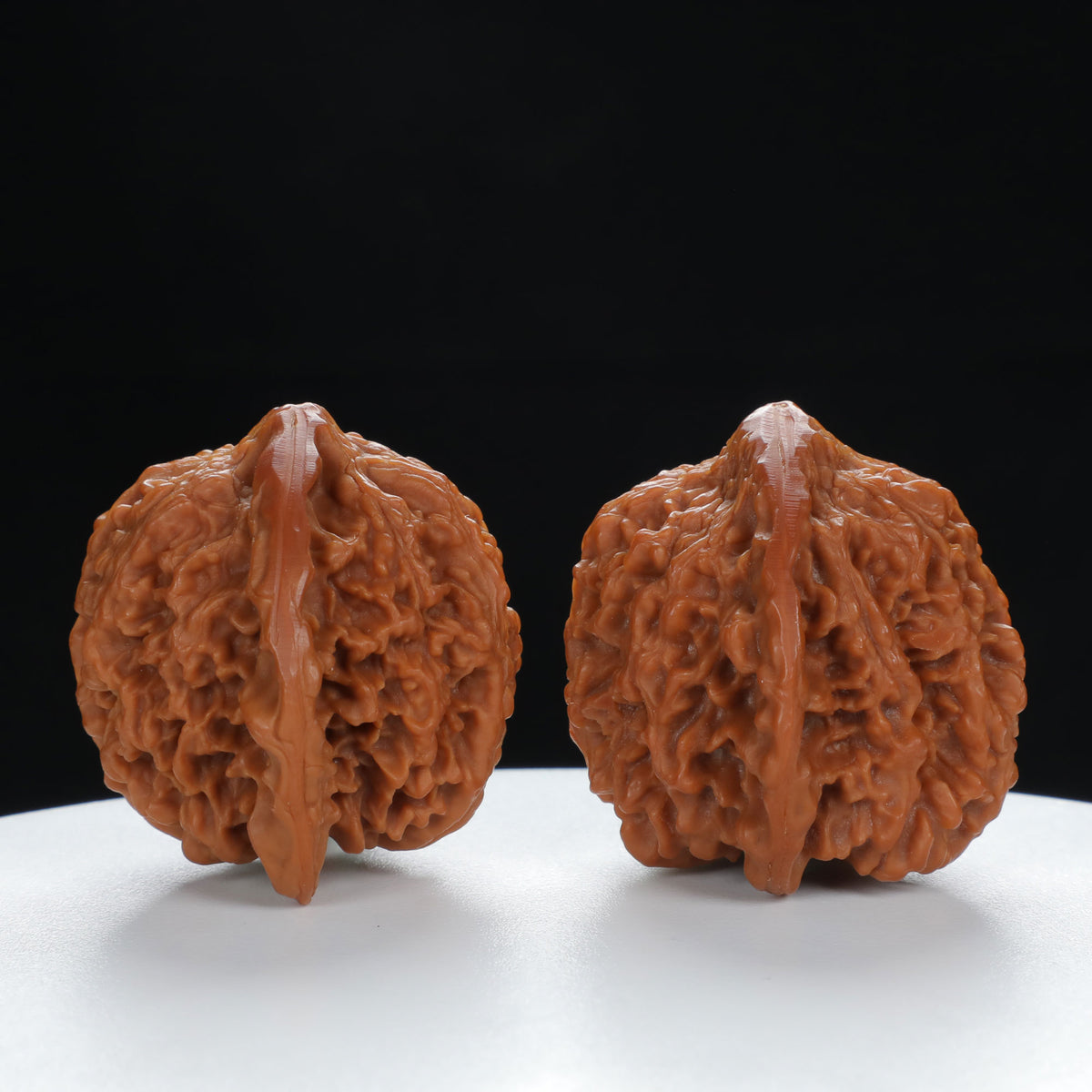 "Starry Sky" Vintage-style entry level Wenwan Walnuts Pair | Size:42L*37W*37H | UPI:UR-00038
