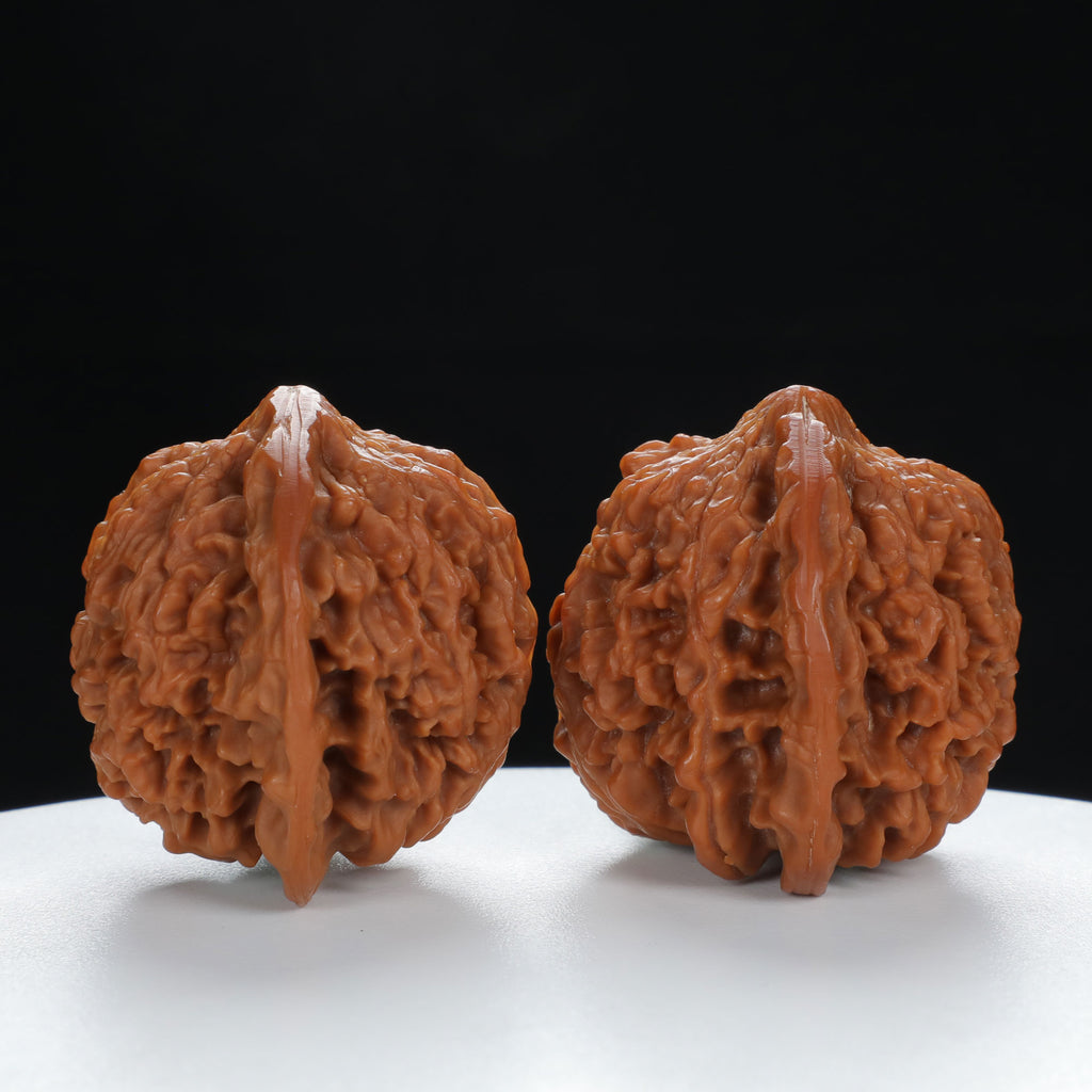 "Starry Sky" Vintage-style entry level Wenwan Walnuts Pair | Size:42L*37W*37H | UPI:UR-00038