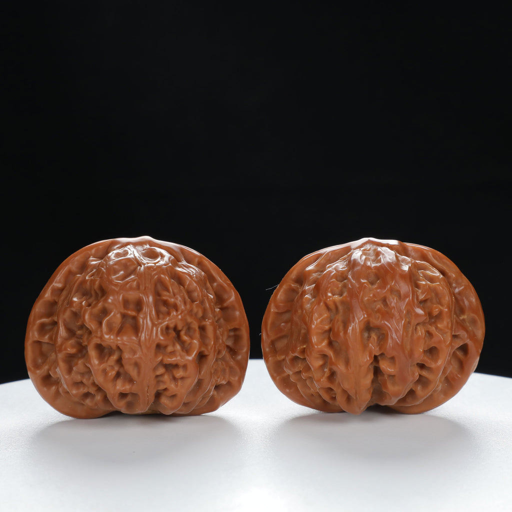 "Palace Lantern" Essential entry level Wenwan Walnuts Pair | Size:43L*40W*35H | UPI:UR-00046