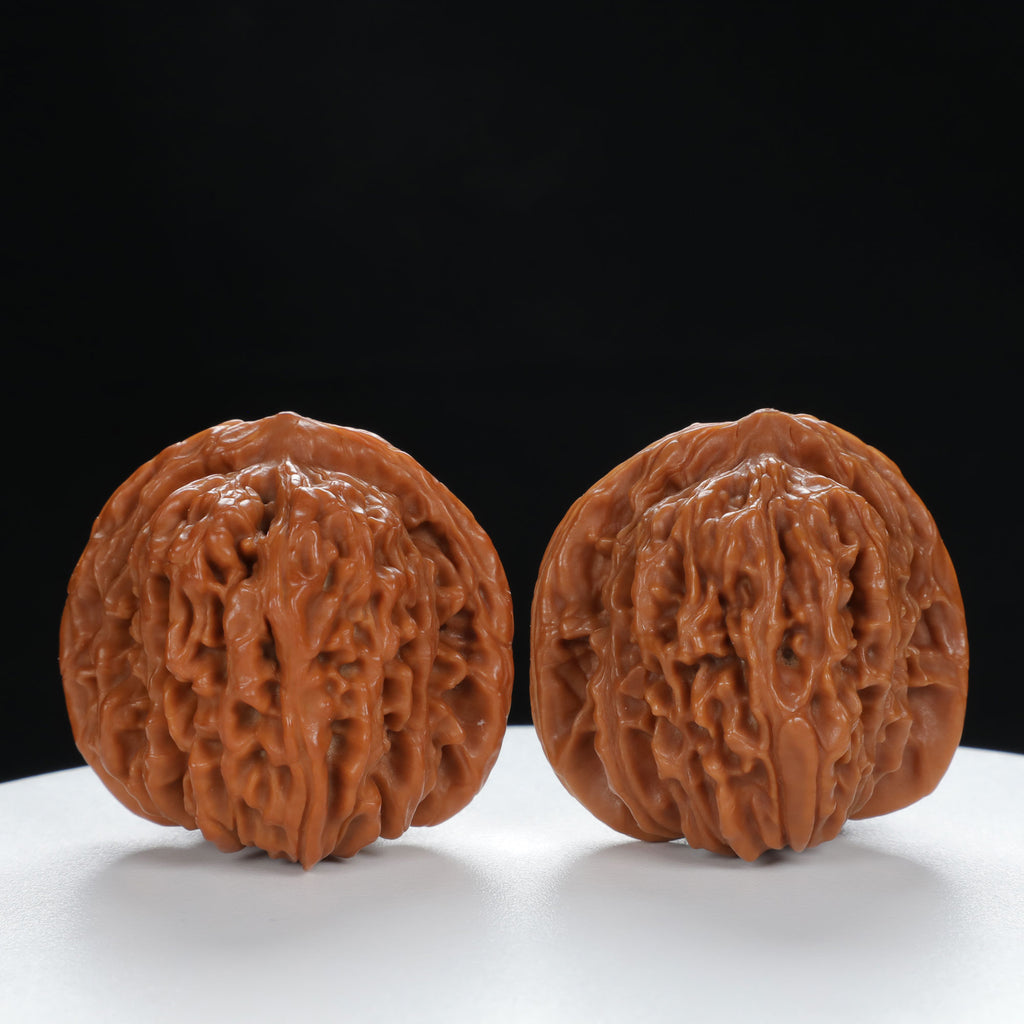 "Si Zuo Lou" Traditional entry level Wenwan Walnuts Pair | Size:41L*40W*40H | UPI:UR-00047