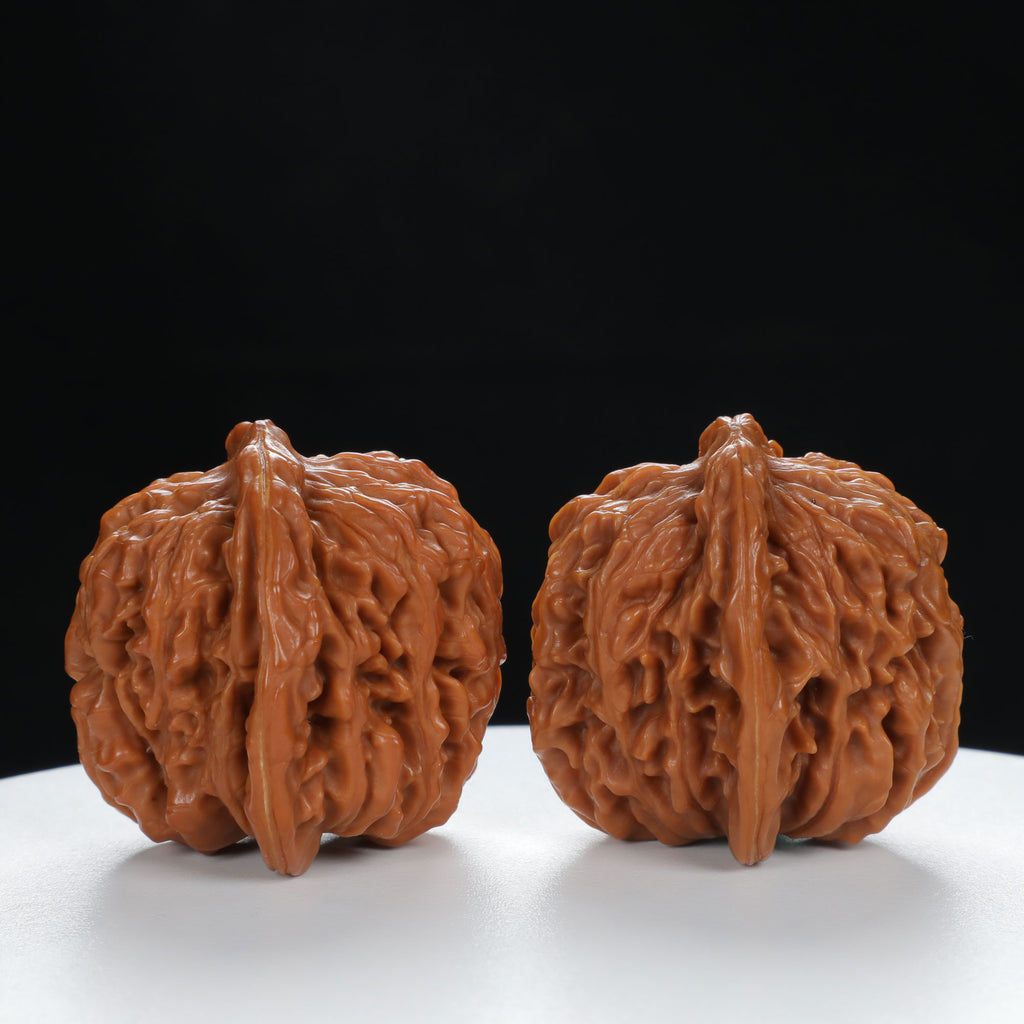 "Si Zuo Lou" Traditional entry level Wenwan Walnuts Pair | Size:41L*40W*40H | UPI:UR-00047
