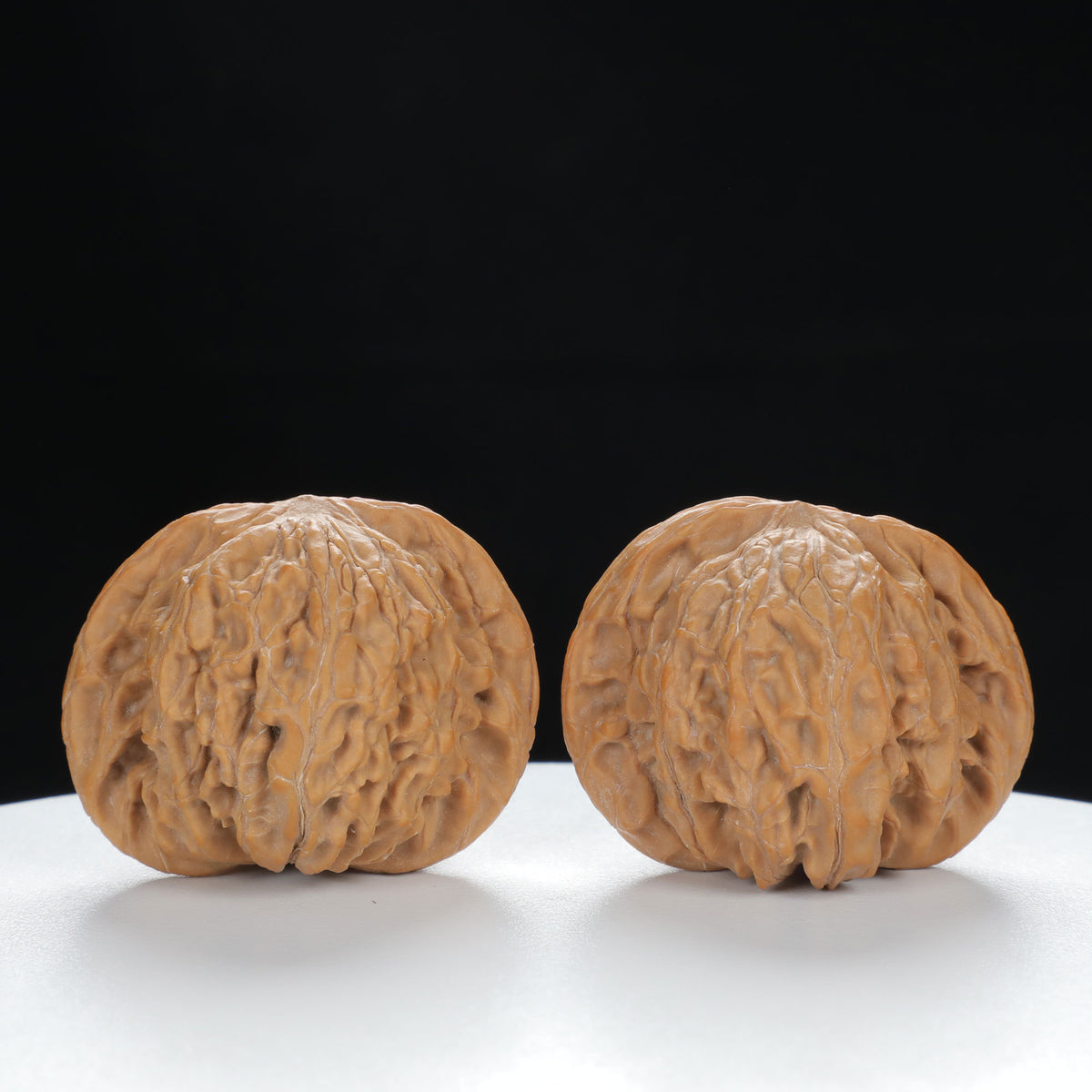 "Millstone" Distinctive entry level Wenwan Walnuts Pair | Size:40L*36W*30H | UPI:UR-00050