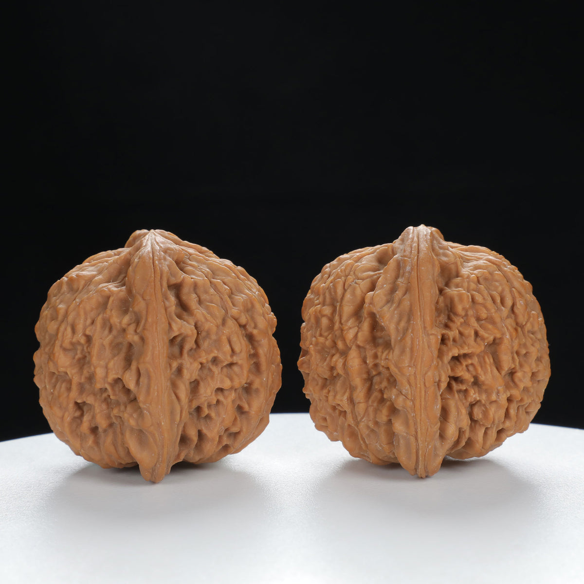 "Nanjiang Stone" Refined entry level Wenwan Walnuts Pair | Size:41L*39W*37H | UPI:UR-00051