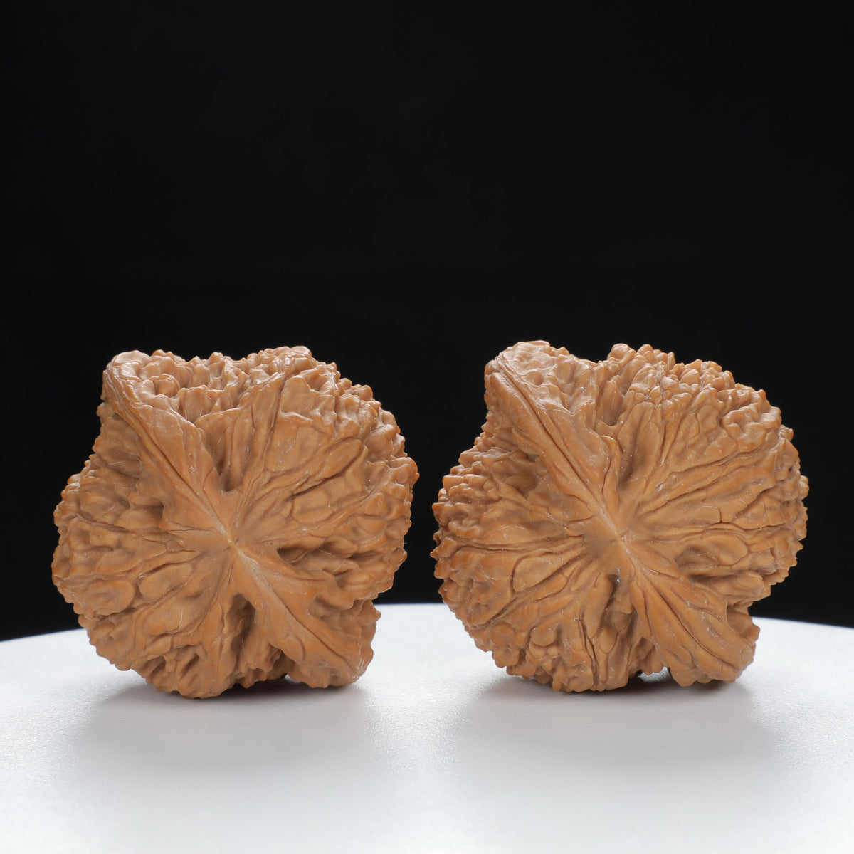 "Nanjiang Stone" Refined entry level Wenwan Walnuts Pair | Size:41L*39W*37H | UPI:UR-00051