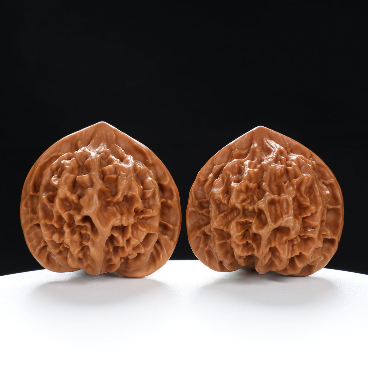 “Qilin Scale Pattern” Imperial Collection Qilin Guanmao Walnuts Pair 48L*47W*44H | UPI:UR-00052