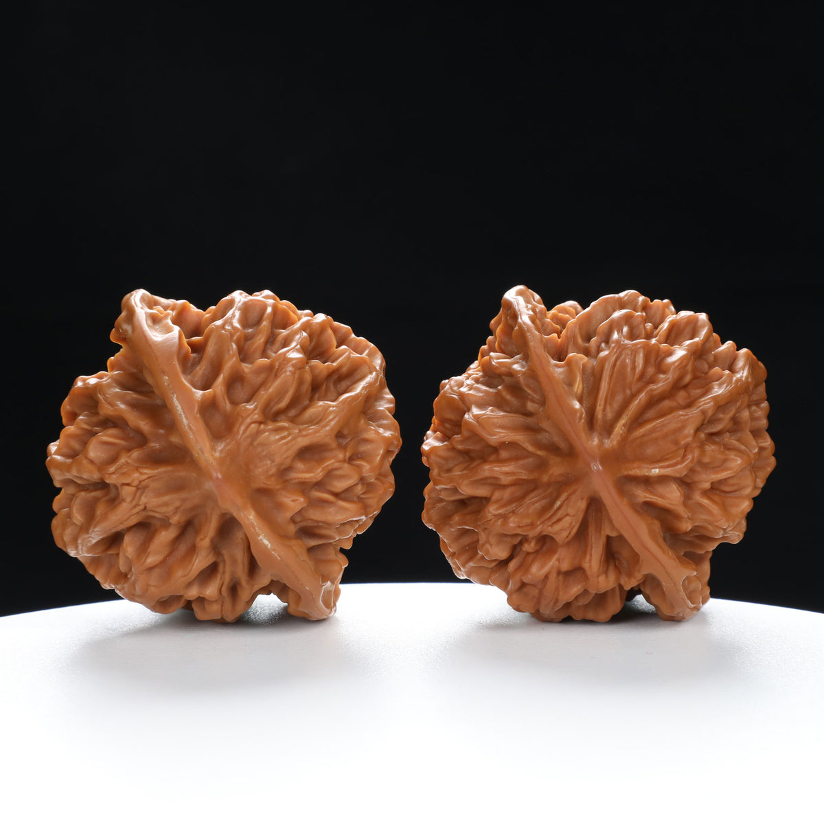 “Qilin Scale Pattern” Imperial Collection Qilin Guanmao Walnuts Pair 48L*47W*44H | UPI:UR-00052