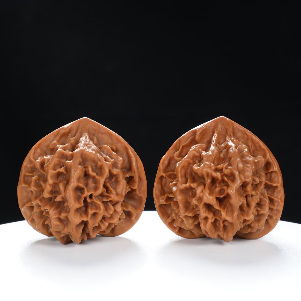 “Qilin Scale Pattern” Imperial Collection Qilin Guanmao Walnuts Pair | Size:45L*45W*43H | UPI:UR-00055