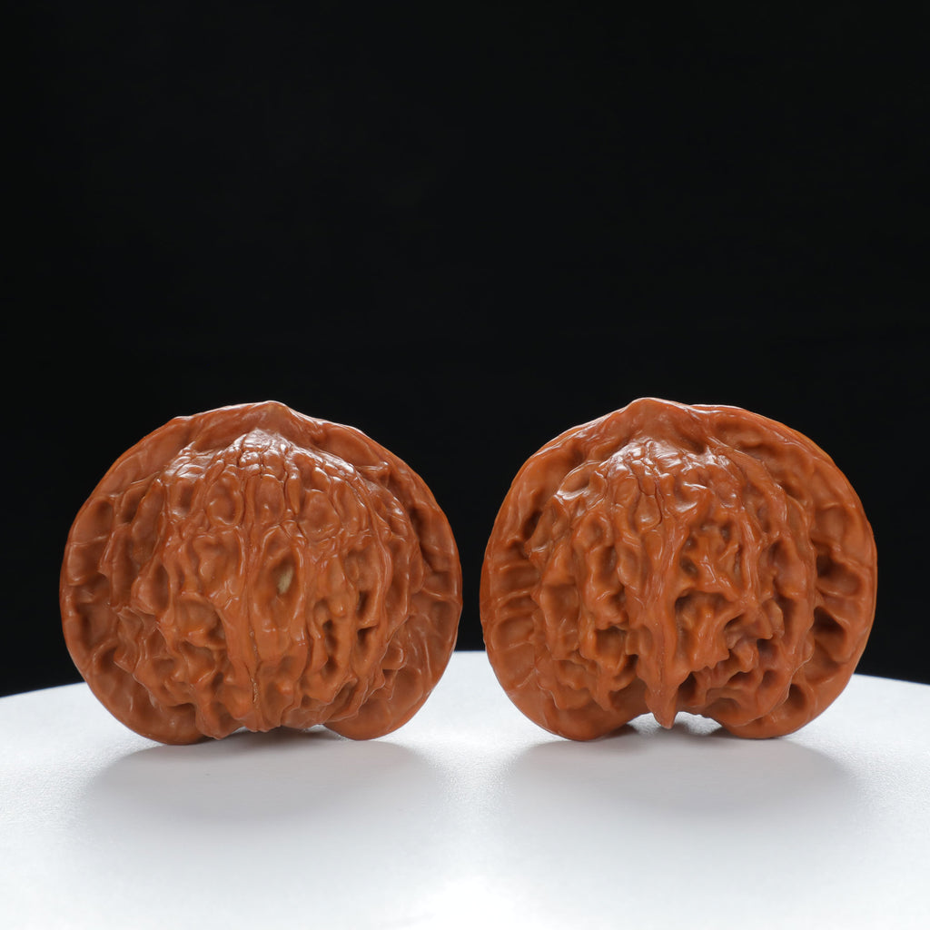 "Noble's Hat" Authentic entry level Wenwan Walnuts Pair | Size:43L*40W*37H | UPI:UR-00056