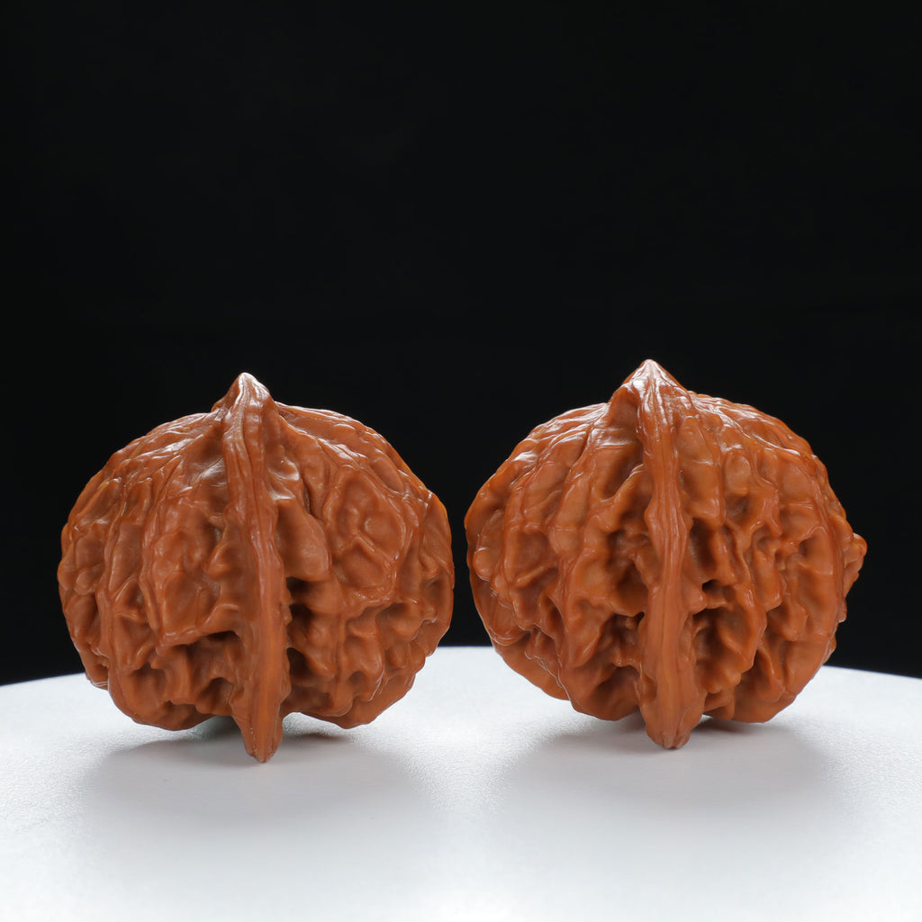 "Noble's Hat" Authentic entry level Wenwan Walnuts Pair | Size:43L*40W*37H | UPI:UR-00056