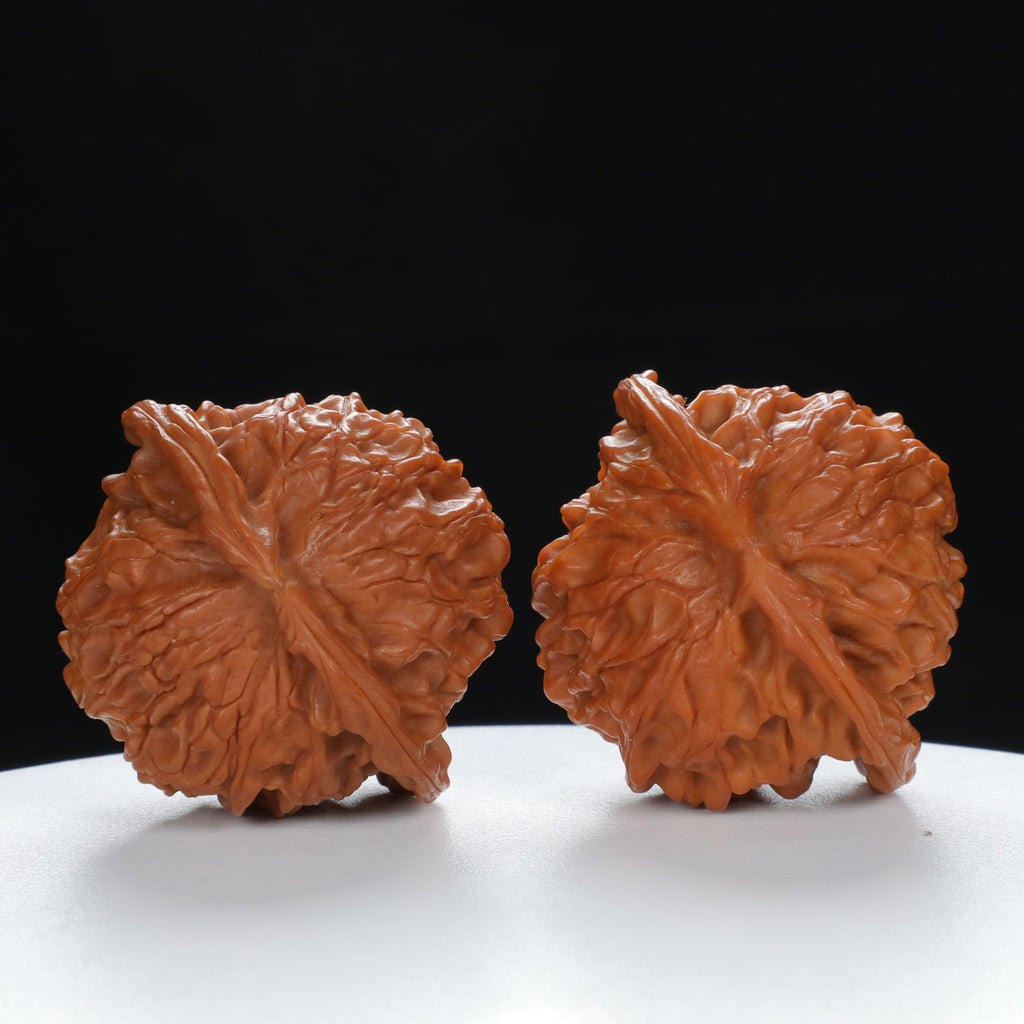 "Noble's Hat" Authentic entry level Wenwan Walnuts Pair | Size:43L*40W*37H | UPI:UR-00056