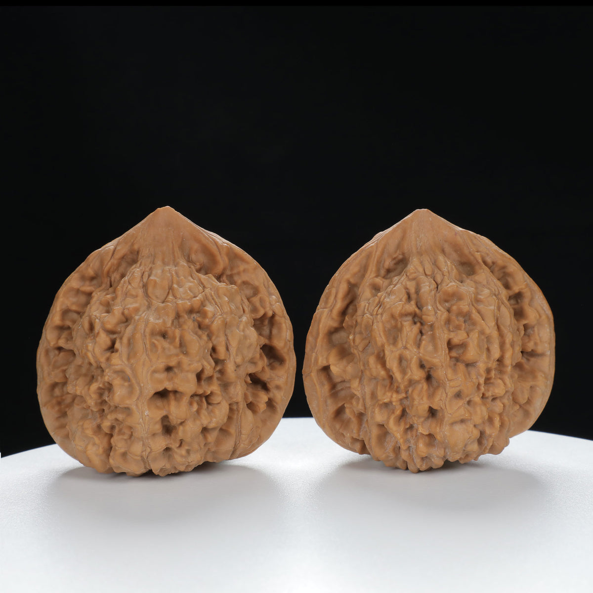 "Large Mandarin Hat" Elegant entry level Wenwan Walnuts Pair | Size:50L*46W*50H | UPI:UR-00058