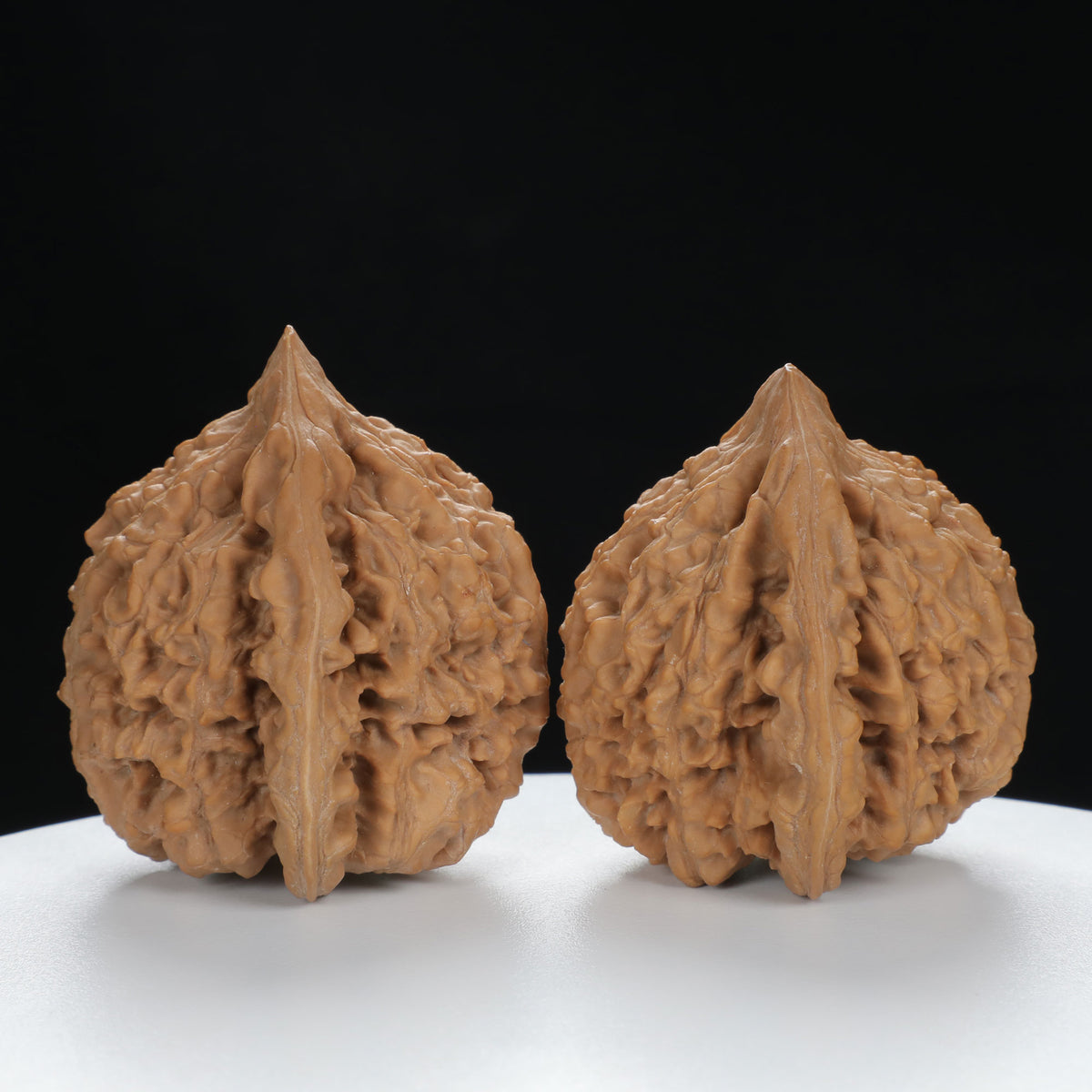 "Large Mandarin Hat" Elegant entry level Wenwan Walnuts Pair | Size:50L*46W*50H | UPI:UR-00058
