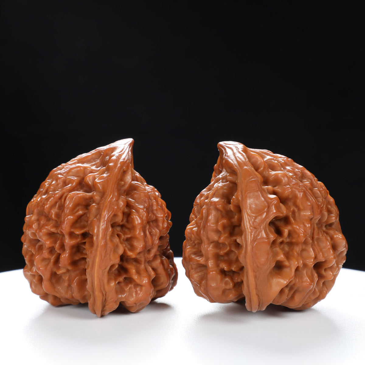 "Snake Head" Collector's Ultra Rare Full-Bellied Snake Head Hand-Matched Wenwan Walnuts Pair | Size:49L*40W*42H | UPI:UR-00060