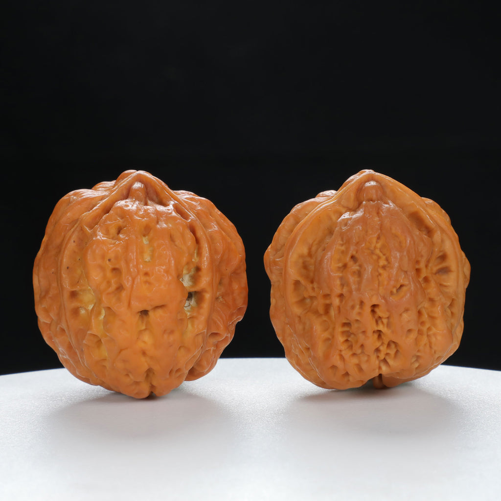 "Three-Ridged" Vintage-style entry level Wenwan Walnuts Pair | Size:34L*35W*38H | UPI:UR-00065