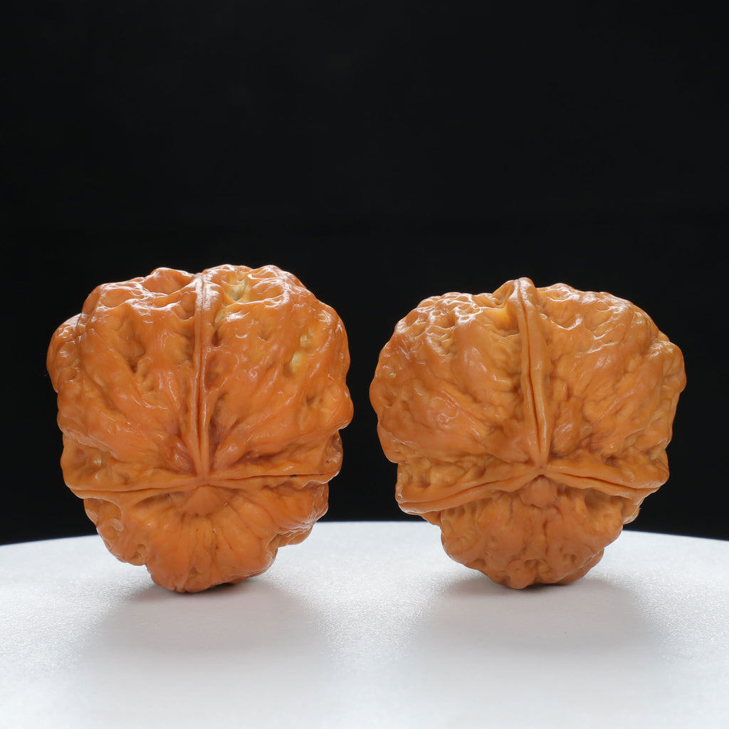 "Three-Ridged" Vintage-style entry level Wenwan Walnuts Pair | Size:34L*35W*38H | UPI:UR-00065