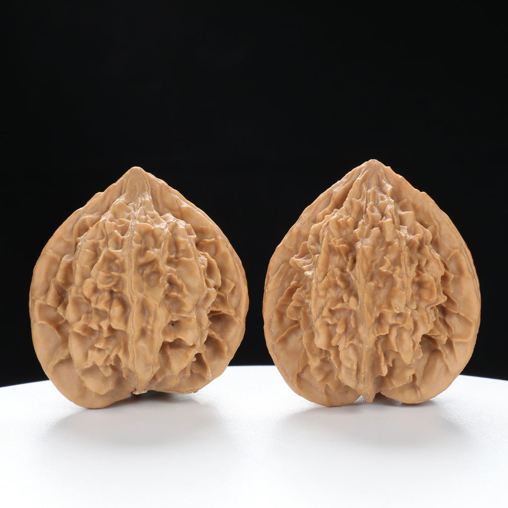 “Three-Ridged” Hand-Selected T-Shaped Triple-Ridge Wenwan Walnuts Pair | Size:37L*39W*42H | UPI:UR-00089
