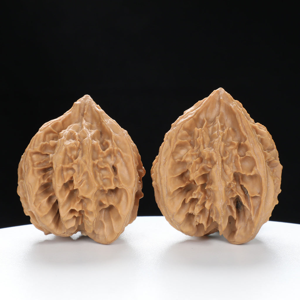 “Three-Ridged” Hand-Selected T-Shaped Triple-Ridge Wenwan Walnuts Pair | Size:37L*39W*42H | UPI:UR-00089