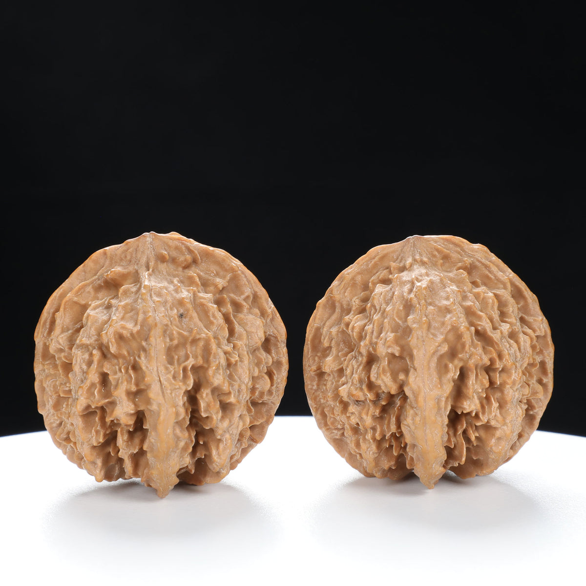“Wild Qinling Thick-Ridge” Wild Qinling Mountain Thick-Ridge Native Wenwan Walnuts Pair | Size:37L*40W*36H | UPI:UR-00094