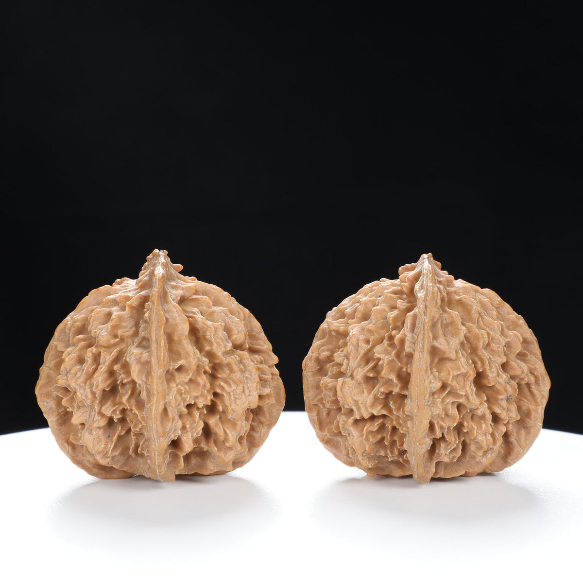 “Wild Qinling Thick-Ridge” Wild Qinling Mountain Thick-Ridge Native Wenwan Walnuts Pair | Size:37L*40W*36H | UPI:UR-00094