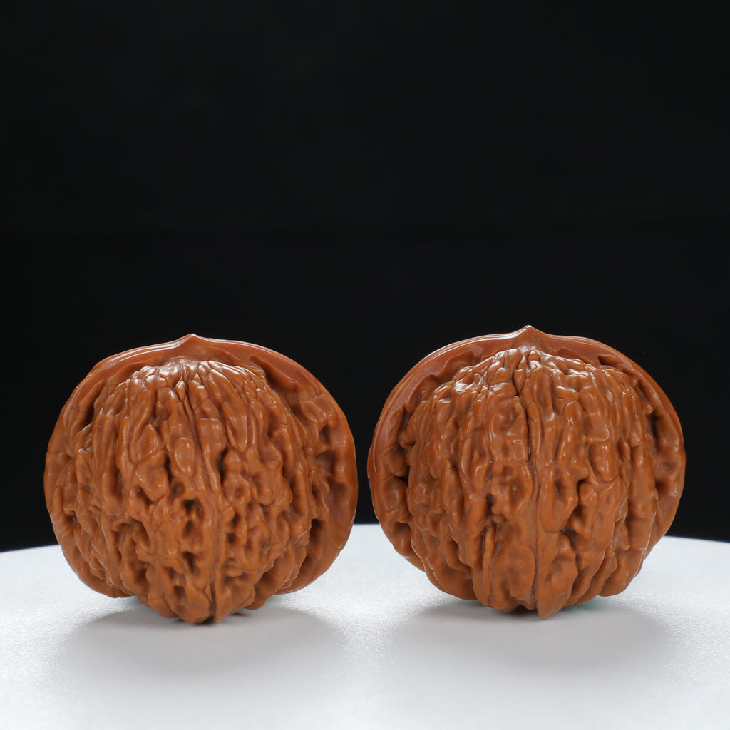 "Si Zuo Lou" Classic entry level Wenwan Walnuts Pair | Size:33L*33W*29H | UPI:UR-00070