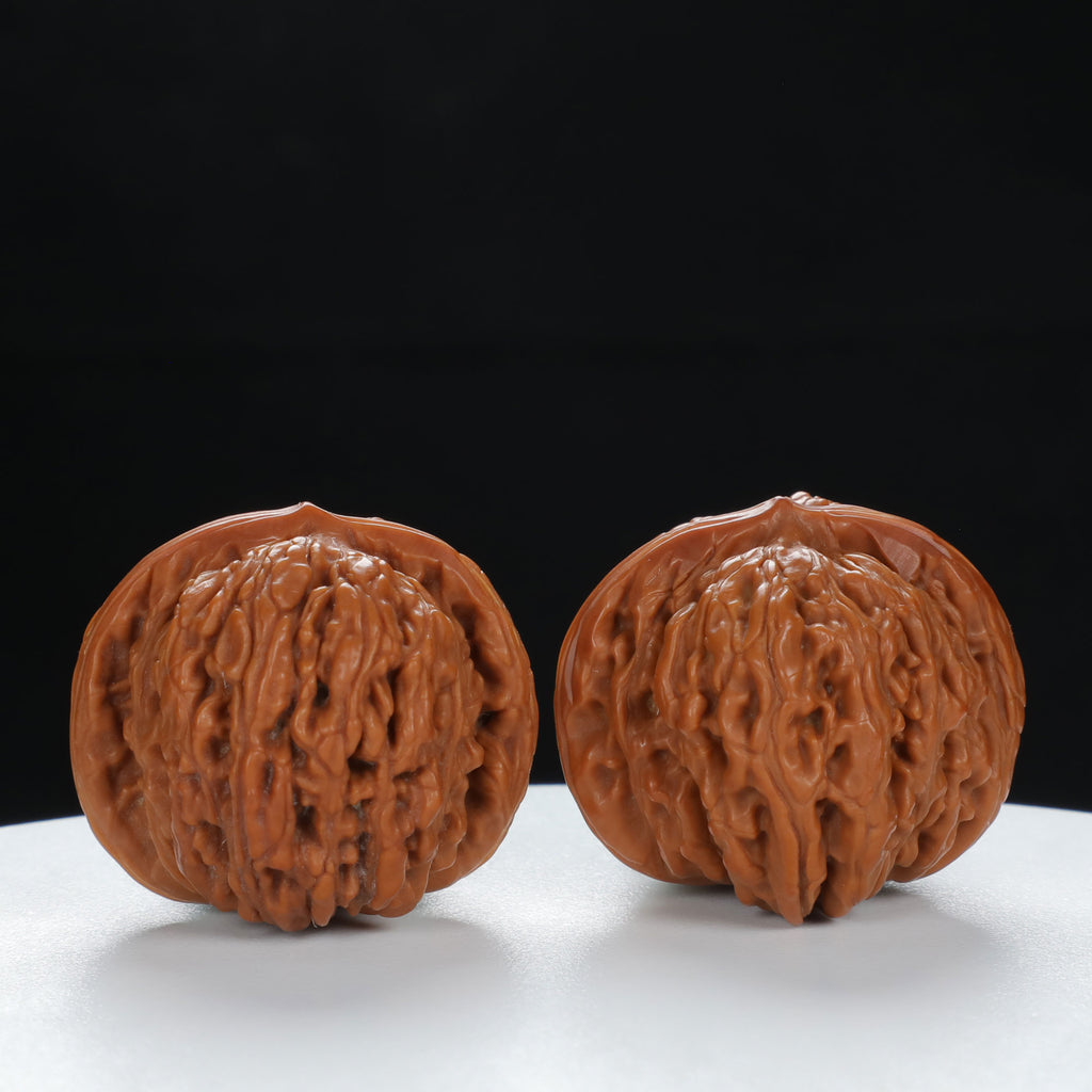 "Si Zuo Lou" Classic entry level Wenwan Walnuts Pair | Size:33L*33W*29H | UPI:UR-00070