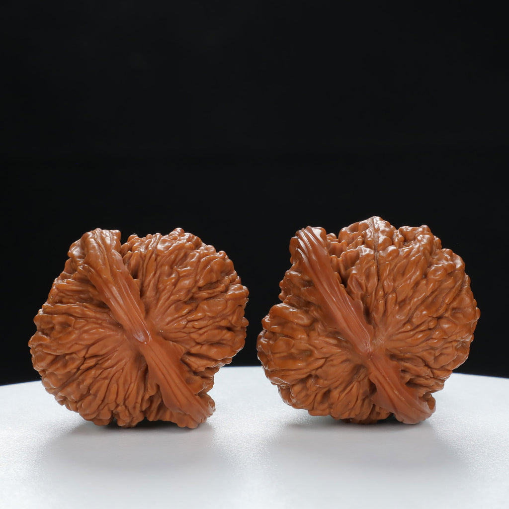 "Si Zuo Lou" Classic entry level Wenwan Walnuts Pair | Size:33L*33W*29H | UPI:UR-00070