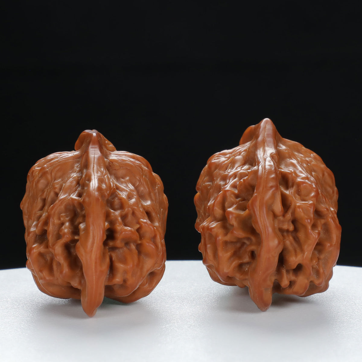 "Little Bird" Timeless entry level Wenwan Walnuts Pair | Size:41L*25W*29H | UPI:UR-00071