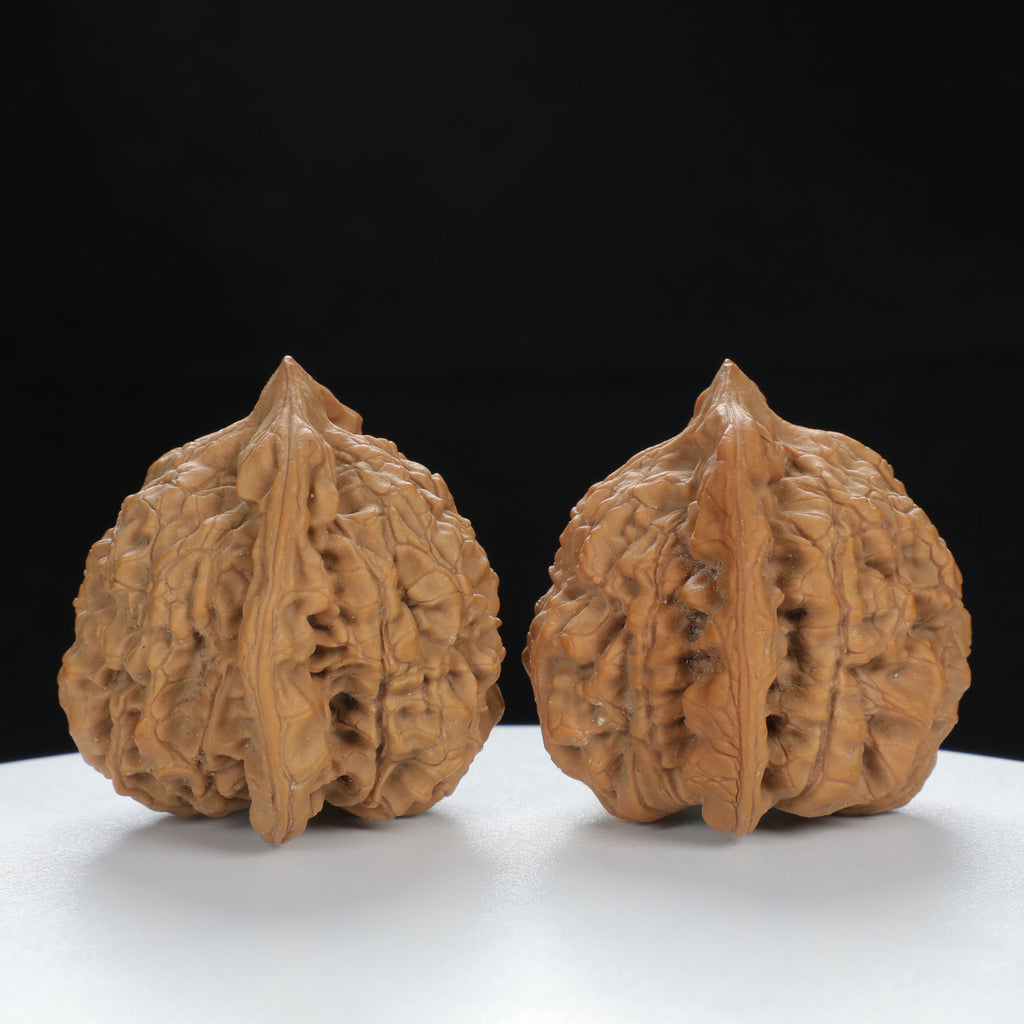 “Large Mandarin Hat” Large Broad-Rimmed Guanmao Official's Cap Wenwan Walnuts Pair | Size:47L*40W*43H | UPI:UR-00074