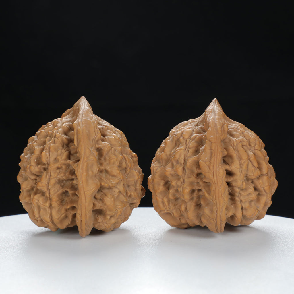 “Large Mandarin Hat” Large Broad-Rimmed Guanmao Official's Cap Wenwan Walnuts Pair | Size:47L*40W*43H | UPI:UR-00074
