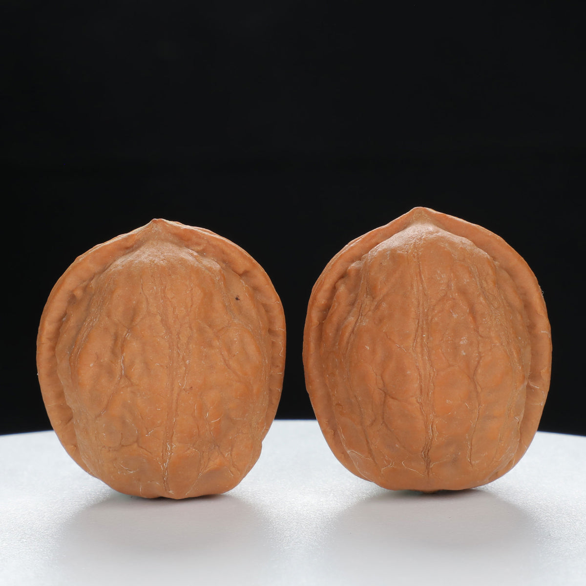 "Qiuzi" Handpicked entry level Wenwan Walnuts Pair | Size:31L*31W*35H | UPI:UR-00082