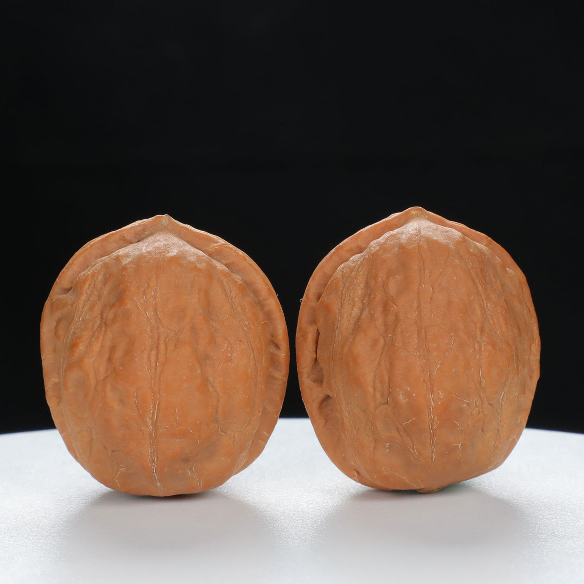 "Qiuzi" Handpicked entry level Wenwan Walnuts Pair | Size:31L*31W*35H | UPI:UR-00082
