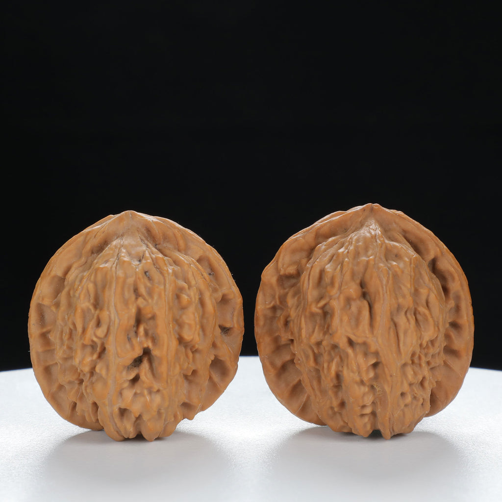 "Lion's Head" Vintage-style entry level Wenwan Walnuts Pair | Size:31L*31W*32H | UPI:UR-00086